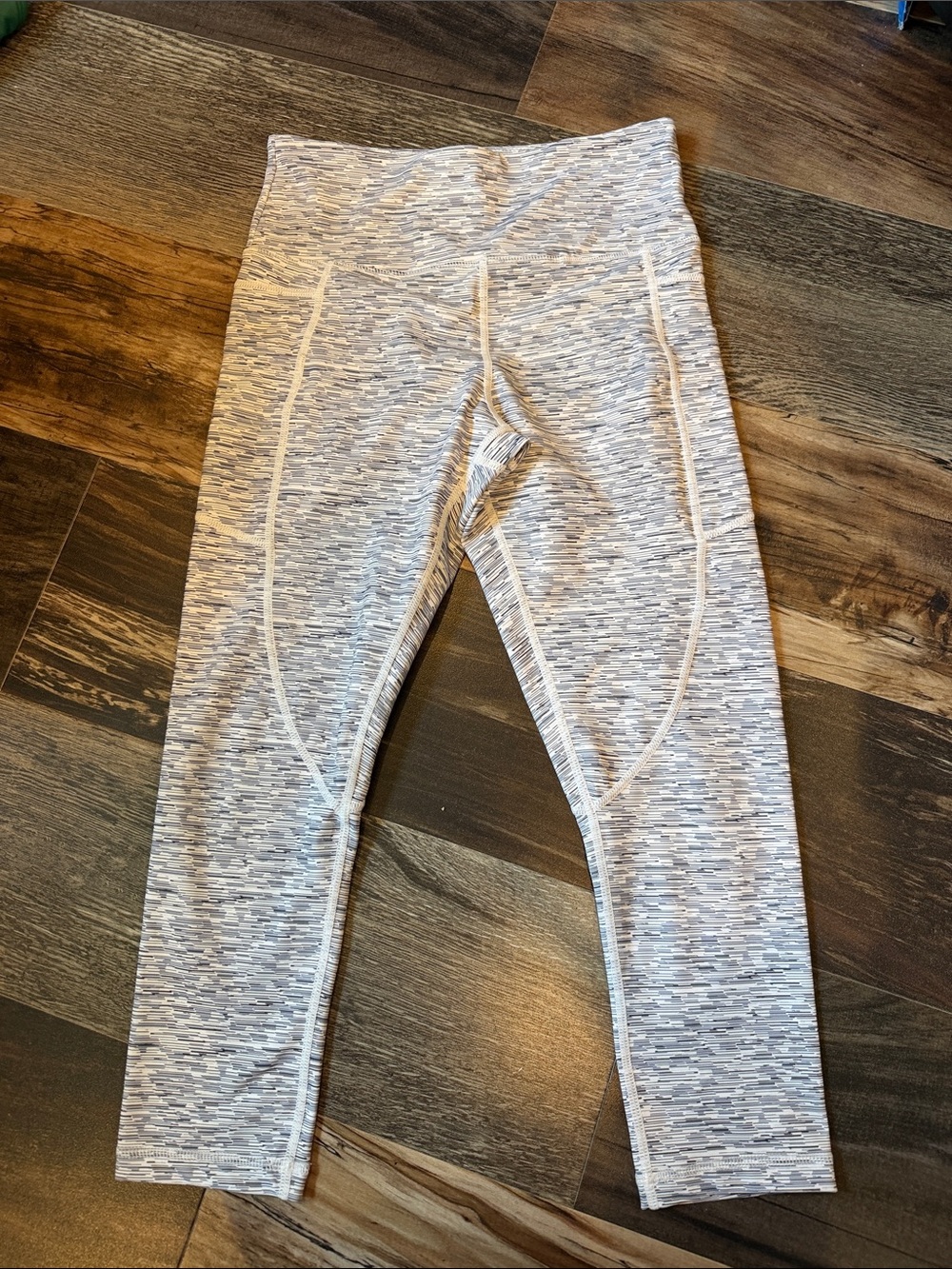 Zyia Grey Level 2-in-1 Hi-Rise Capri 20”